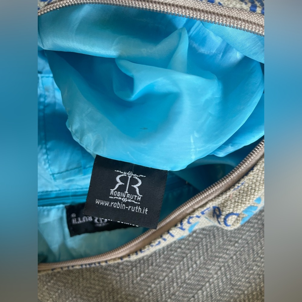 Robin Ruth Roma Hobo Tote Bag. - Picture 6 of 7